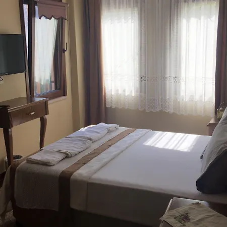 Hayriye Hanim Ege Готель